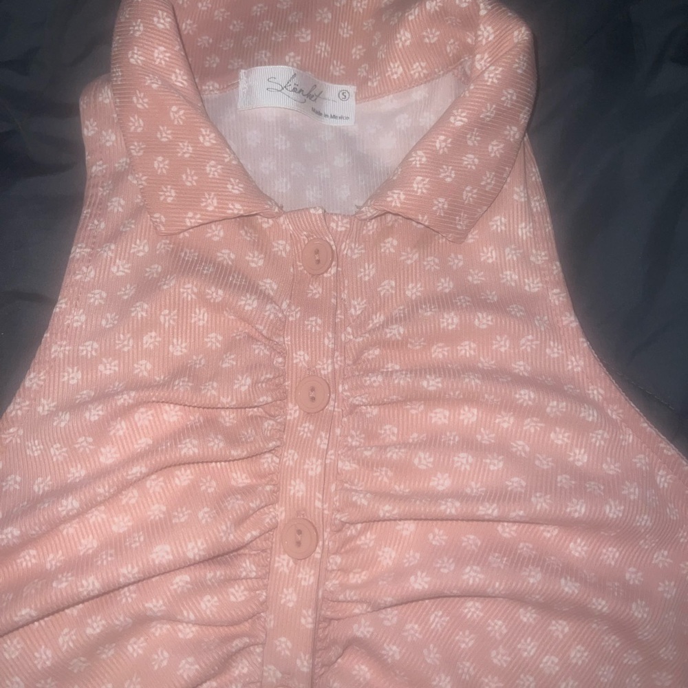 Pink crop tank top